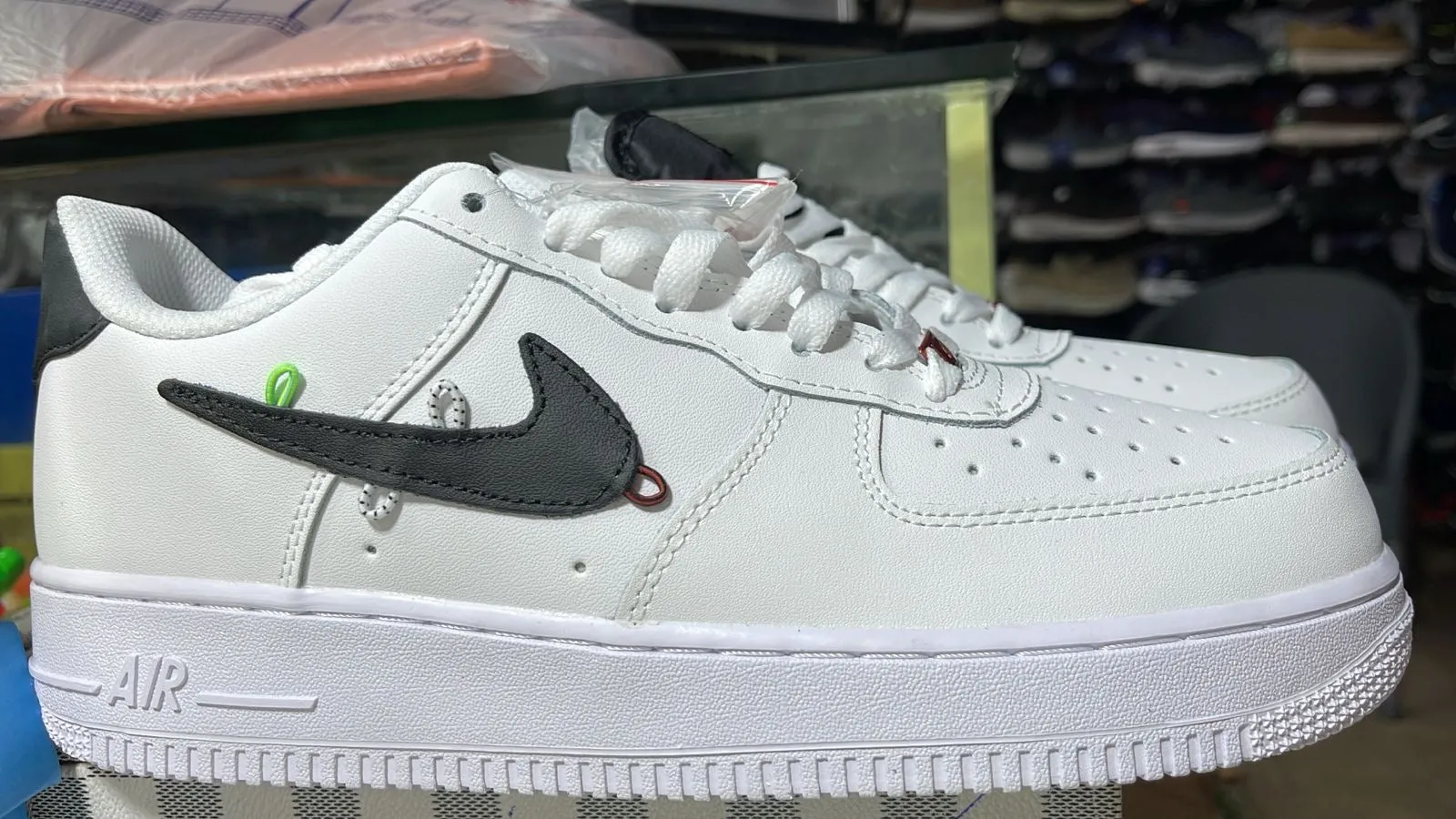 AIR FORCE 1 WHITE EDITION