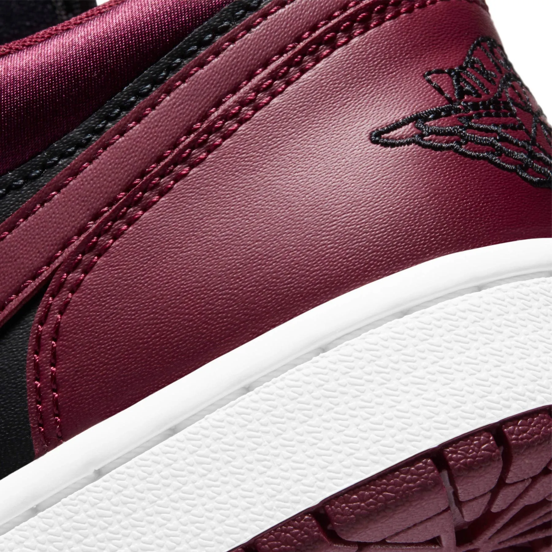 Air Jordan 1 Wmns Low SE 'Dark Beetroot'