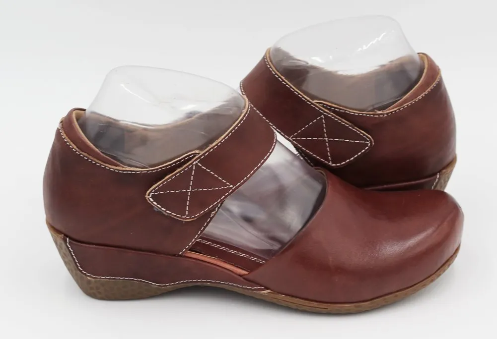 Gloss Pansy in Chocolate Brown Leather by Lartiste